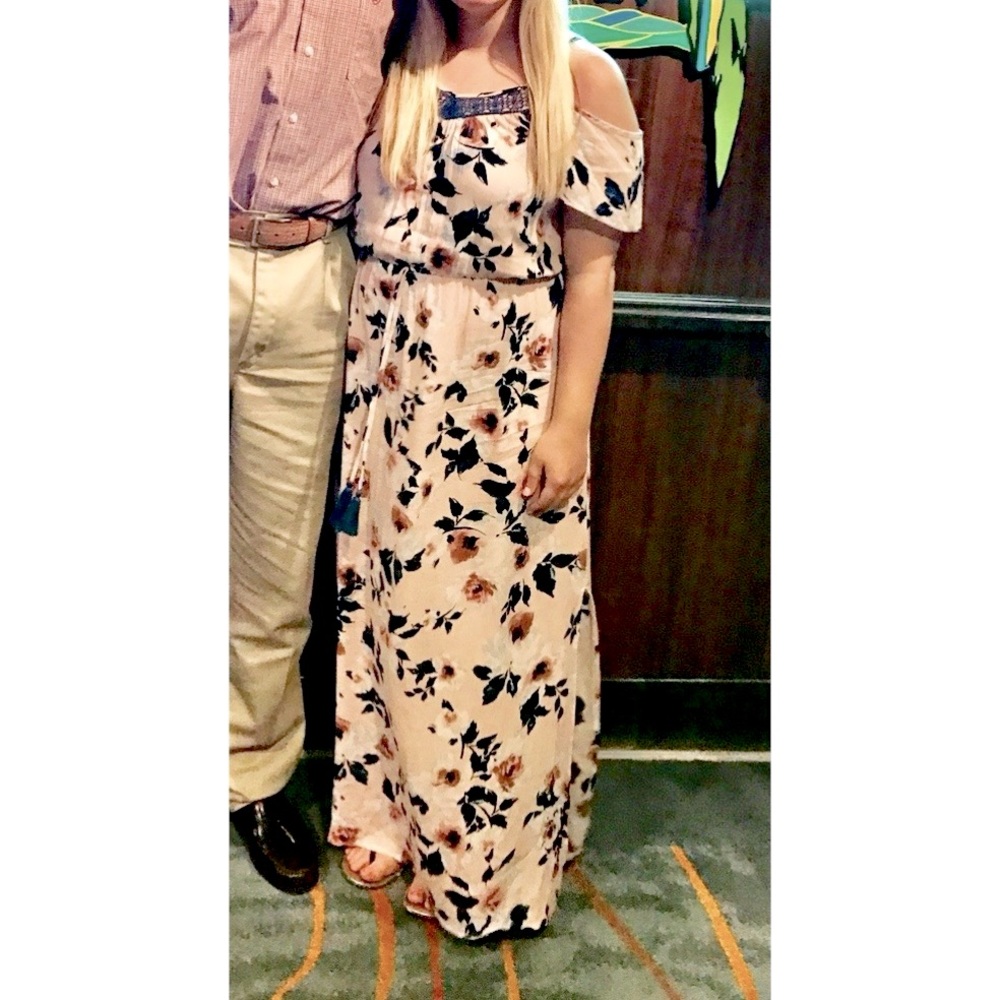 Off The Shoulder Floral Maxi dress
